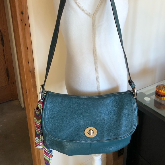 Beautiful Coach Pebble Leather Shoulder Bag - Picture 1 of 9
